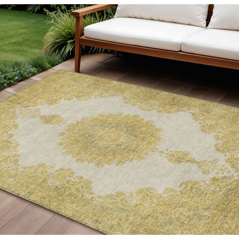 HomeRoots Oriental Traditional Rectangle Outdoor Rug - 8' X 10'