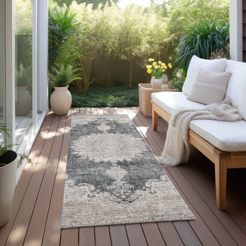 Machine Washable Indoor/ Outdoor Vintage Traditional Chantille Rug - Black - 2'3" x 7'6"