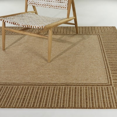 Frans Solid Border Area Rug