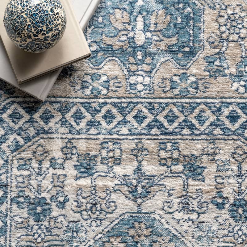 Nuloom Westlyn Faded Medallion Area Rug