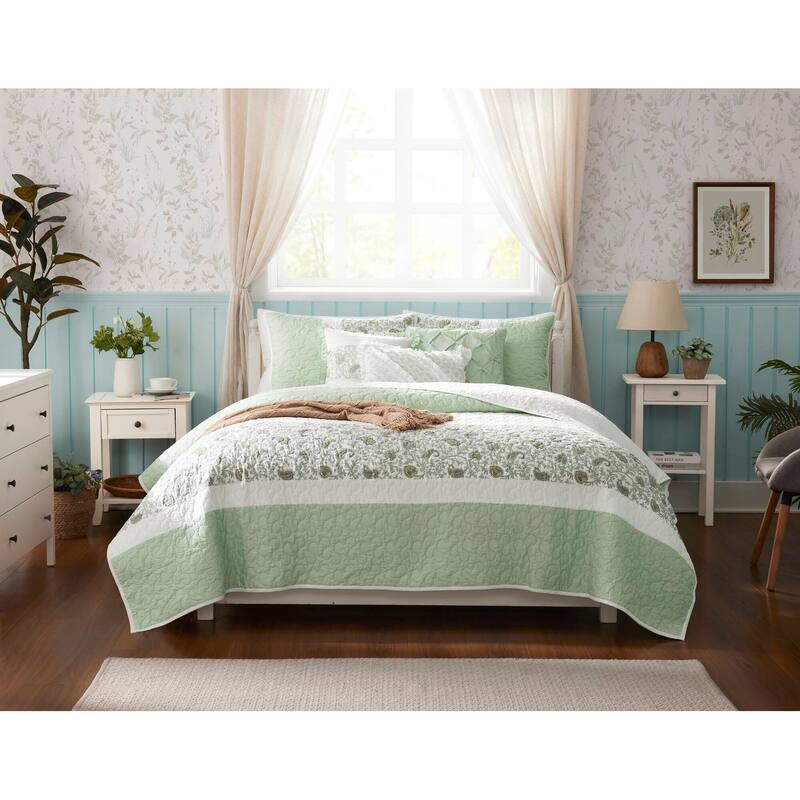 Madison Park Vanessa 6 Piece Cotton Percale Quilt Set with Throw Pillows - Sage-Green - California King
