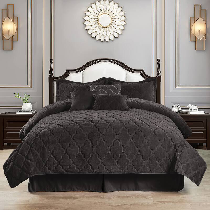 FauxFur Moroccan Design 7-piece Embroidered Quilt Set