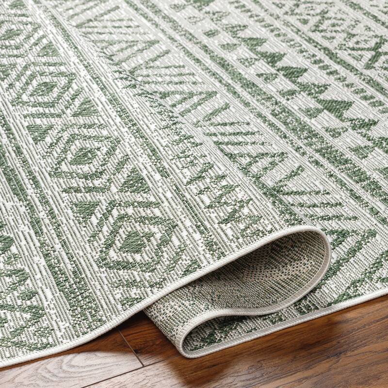 Livabliss Fortuna Traditional Medallion Area Rug