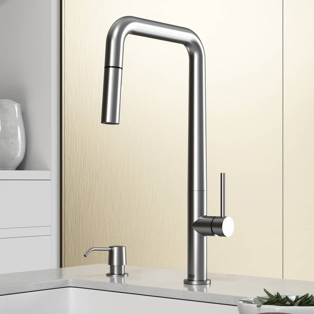 VIGO Parsons 18" H Single Handle Pull-Down Sprayer Kitchen Faucet
