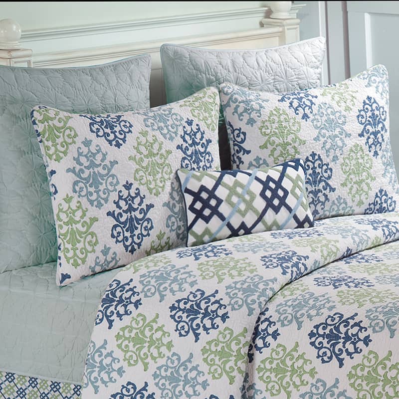 Shabby Chic Blue Quilt