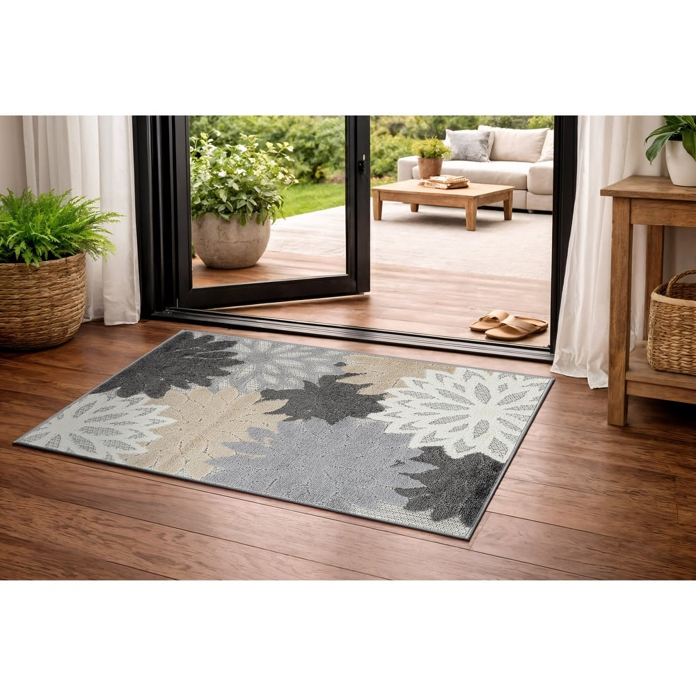 World Rug Gallery Indoor/Outdoor High-Low Textured Area Rug, Floral Easy-Clean Patio Rug