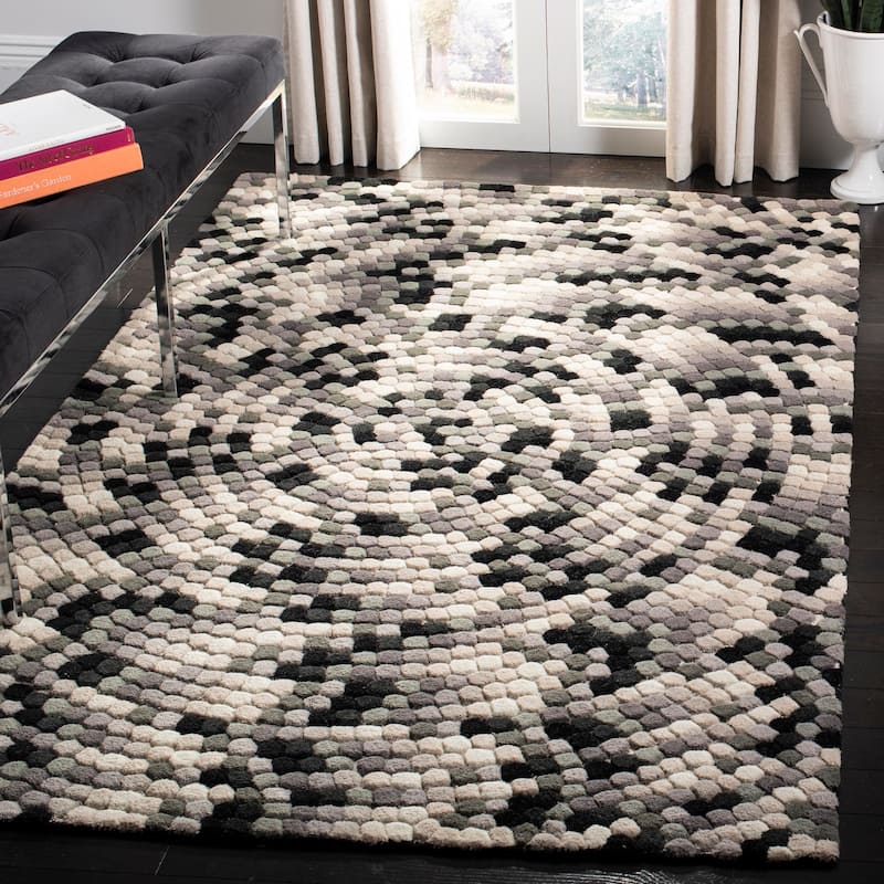 SAFAVIEH Handmade Soho Grisel Mosaic Wool Rug - 8'3" x 11' - Ivory/Grey