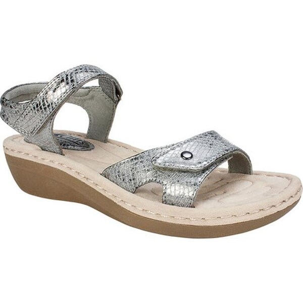 cliffs by white mountain white sandals