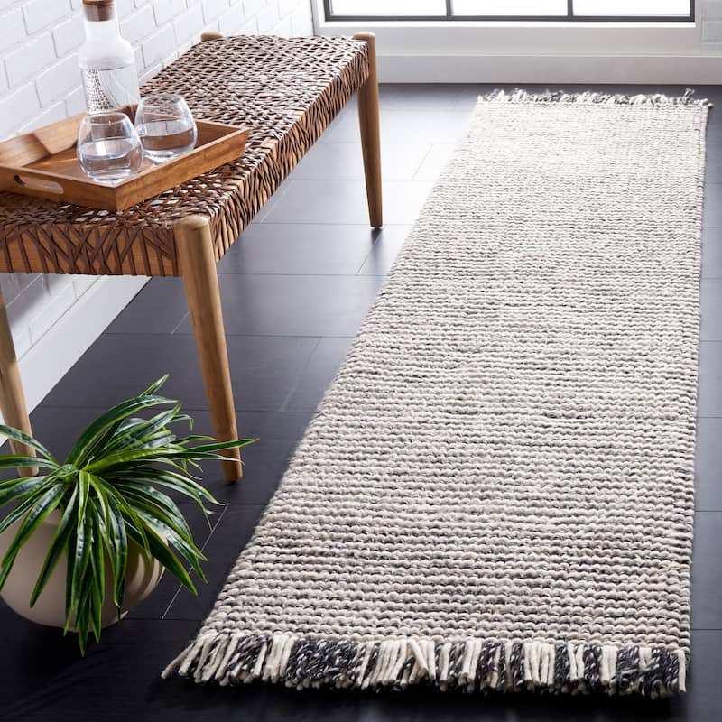 SAFAVIEH Natura Bernetta Wool Fringe Rug