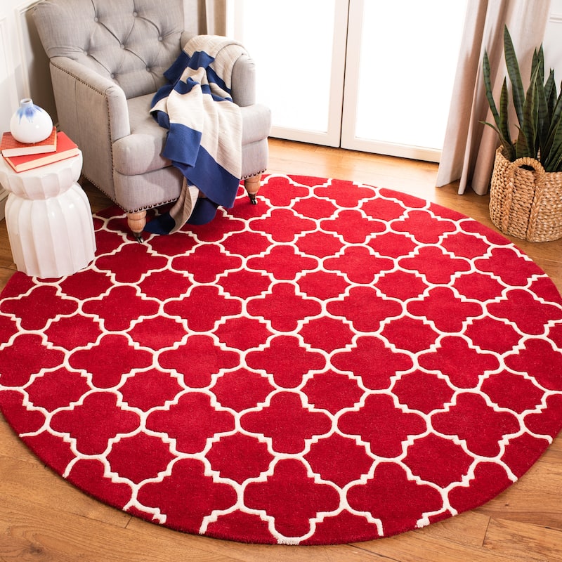 SAFAVIEH, Handmade Chatham Caisa Modern Moroccan Wool Rug - 7' Round - Red/Ivory