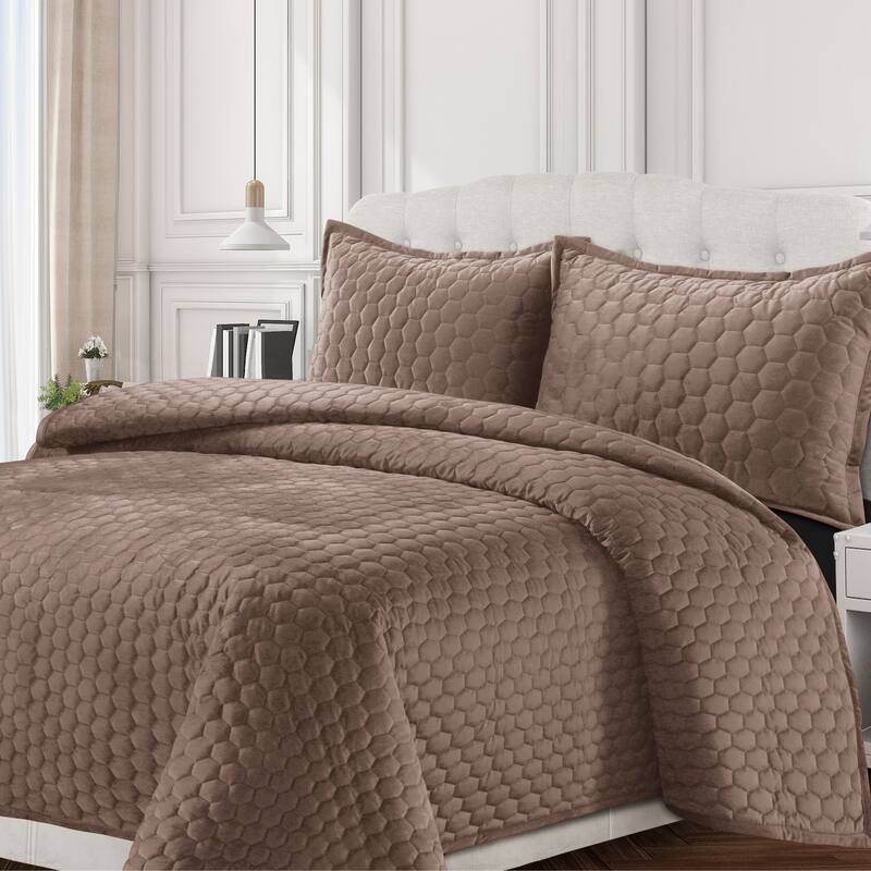 Lugano Honeycomb Velvet Oversized Solid Quilt Set