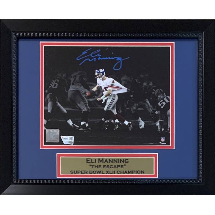Eli Manning Autographed New York Giants Signed Super Bowl XLII Escape Play Framed 8x10 Photo Fanatics COA - 8'6" x 11'6"