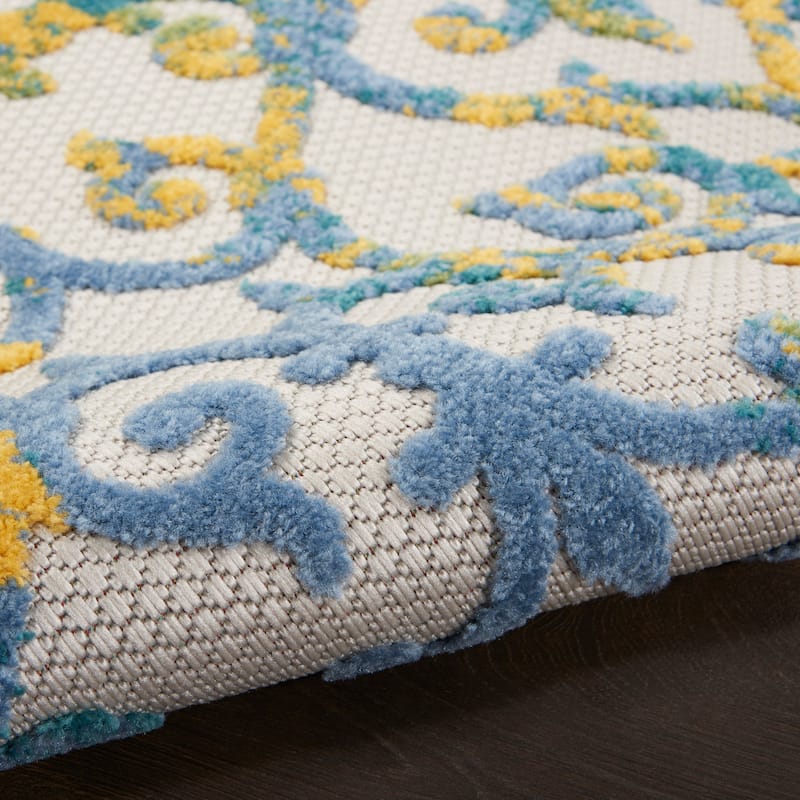Nourison Aloha Transitional Scroll Indoor/Outdoor Damask Rug