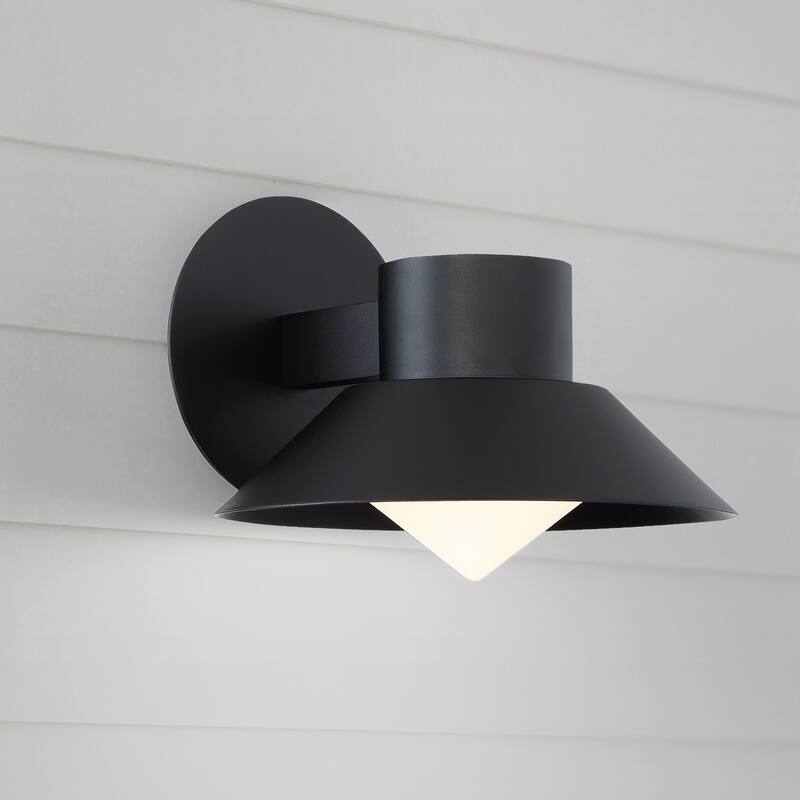 Oslo 8in LED Indoor or Outdoor Wall Light 3000K in Black