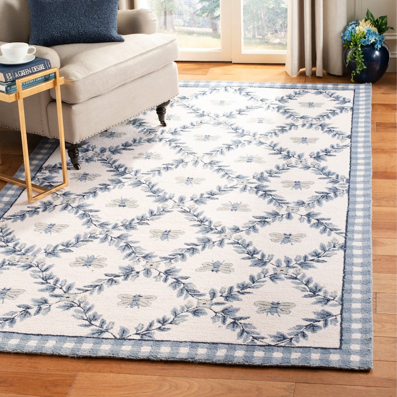 SAFAVIEH Handmade Chelsea Aubree French Country Trellis Wool Rug - 3'9" x 5'9" - Ivory/Blue - Rectangle