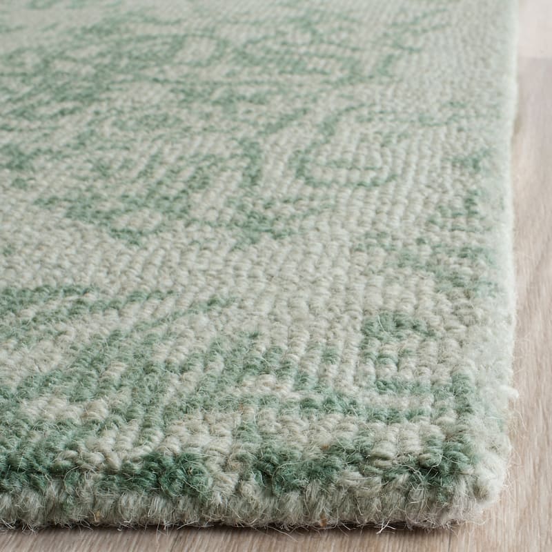 SAFAVIEH Handmade Restoration Vintage Distressed Boho Olegaria Oriental Wool