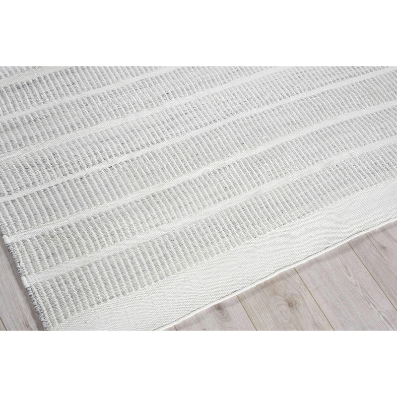 Boca Indoor/Outdoor Flatweave PET yarn Light Silver Area Rug.
