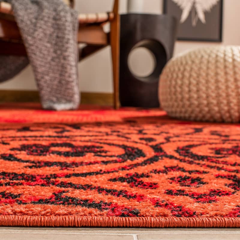 SAFAVIEH, Adirondack Rena Damask Floral Distressed Rug