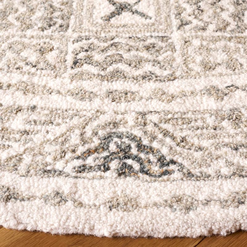SAFAVIEH Handmade Micro-Loop Lutetia Wool Rug