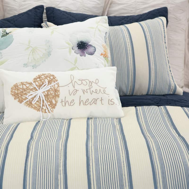 Rizzy Home Thomas Ivory and Blue Hand-quilted Striped 3-Piece Quilt Set