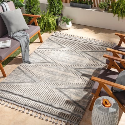 Livabliss Storrs Geometric Bohemian Area Rug