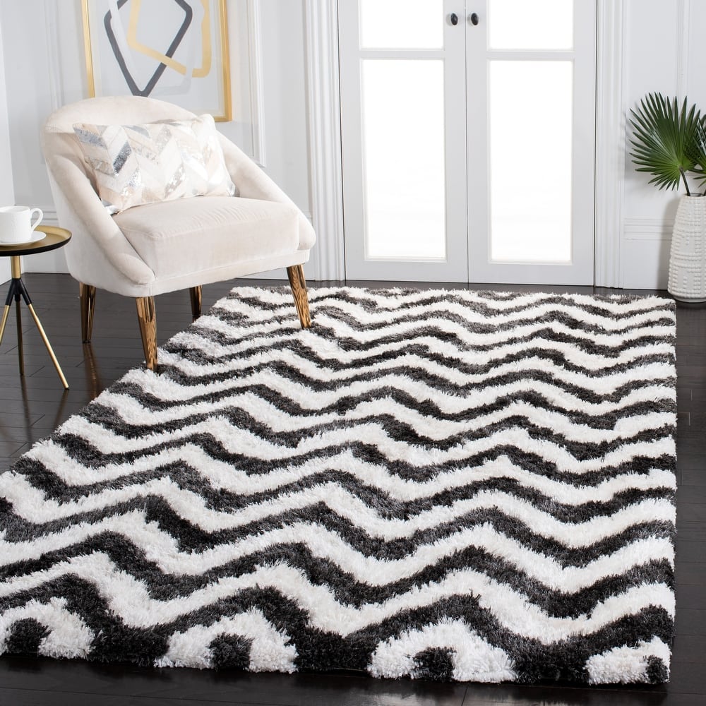 SAFAVIEH Handmade Barcelona Shag Rayya Polyester Rug