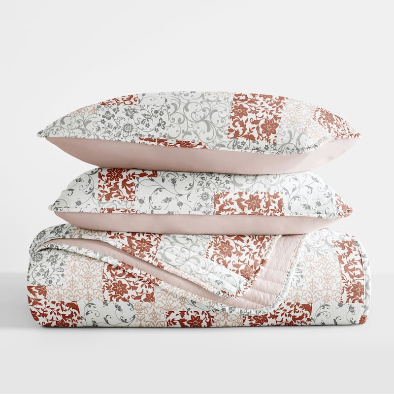 Becky Cameron All Season 3 Piece Scrolled Patchwork Reversible Quilt Set with Shams - Blush - King