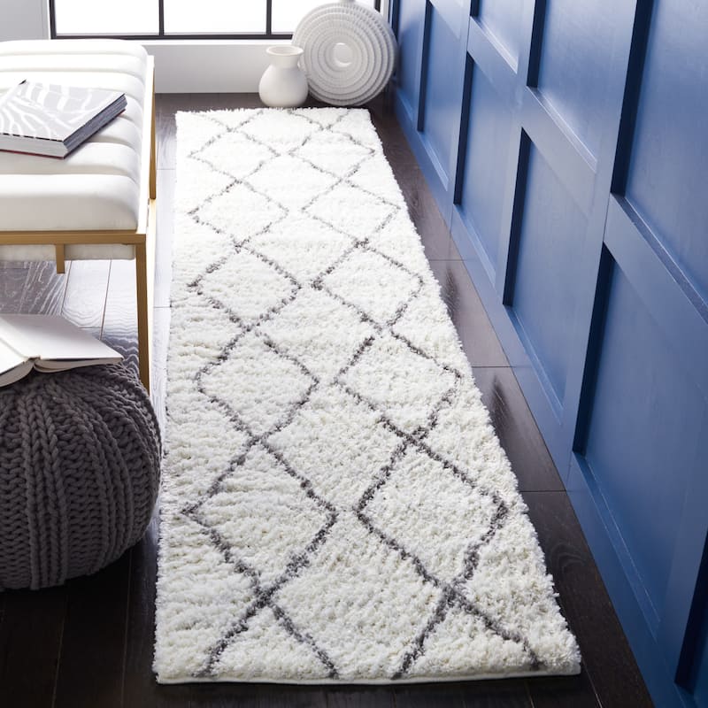 SAFAVIEH August Shag Yukine Trellis 1.26-inch Thick Rug