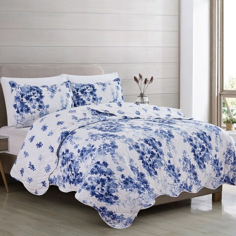 Great Bay Home Floral Reversible Quilt Set With Shams