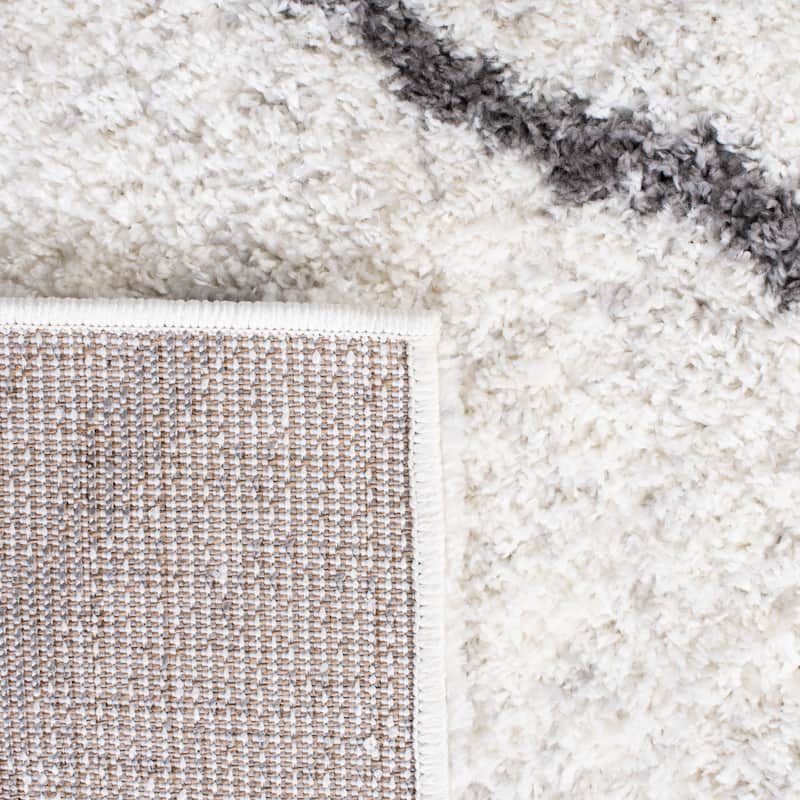 SAFAVIEH August Shag Yukine Trellis 1.26-inch Thick Rug - 2'2" x 9' Runner