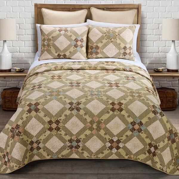 Donna Sharp Victorian Beauty Quilt Set. Opens flyout.