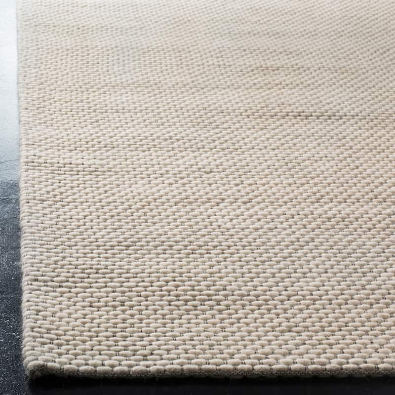 SAFAVIEH Handmade Natura Refiqe Wool Rug