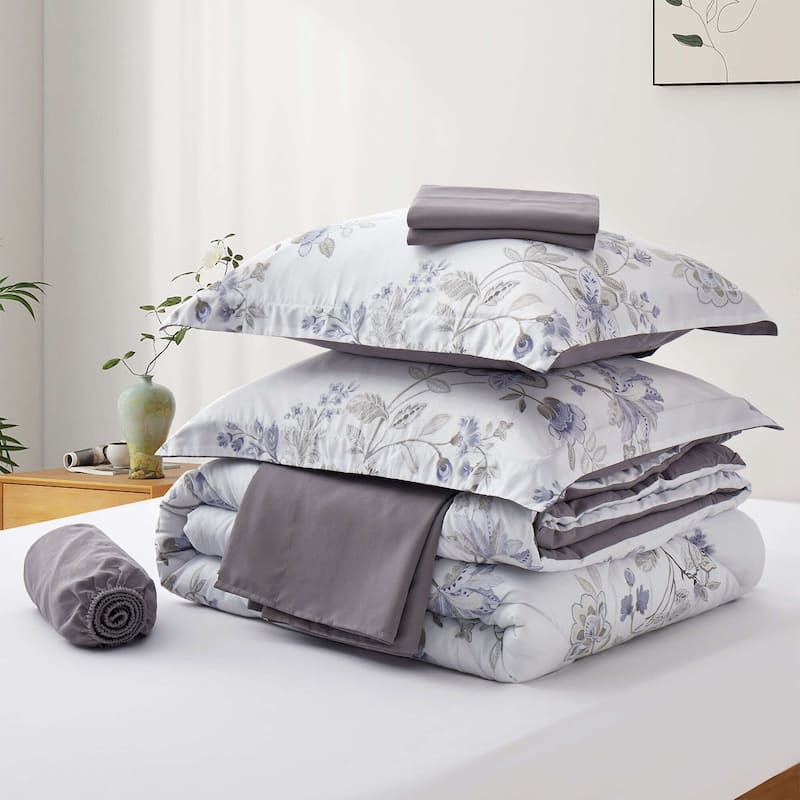 All Season Floral Printed Reversible 7-Piece Bed in a Bag With Sheet Set