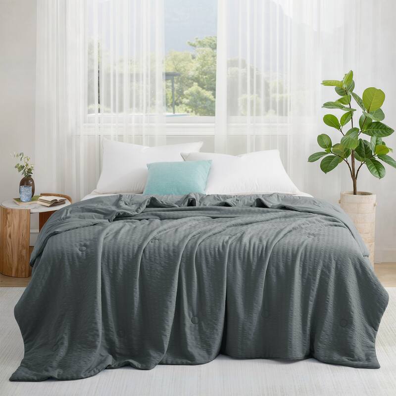 Lightweight Cooling Reversible Bed Blanket, Breathable Seersucker Comforter for Hot Sleepers