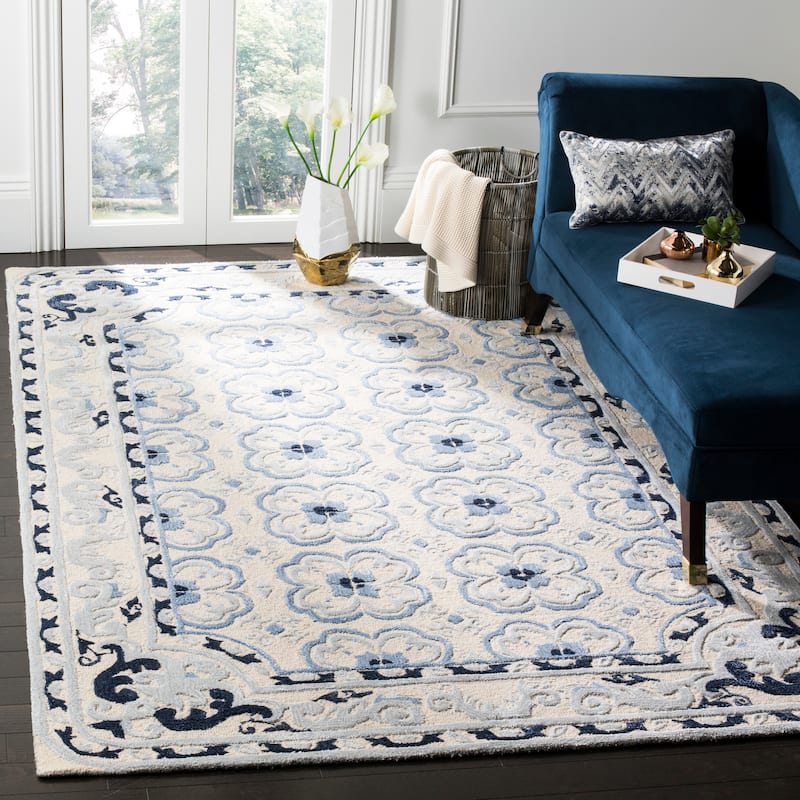 SAFAVIEH Handmade Bella Nursel Modern Floral Wool Rug - 6' x 9' - Ivory/Blue