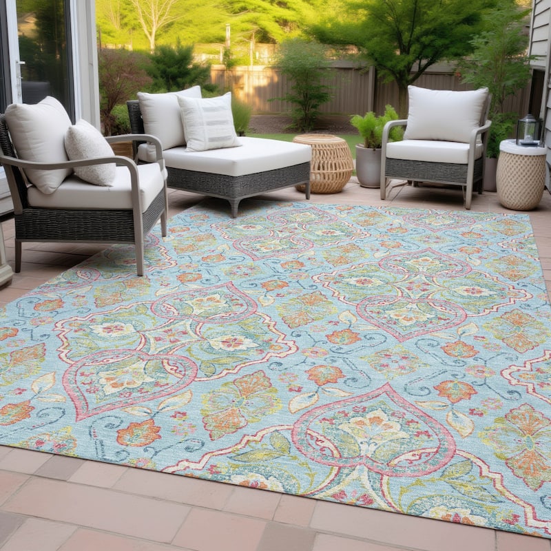 Machine Washable Indoor/Outdoor Traditional Spades Chantille Rug