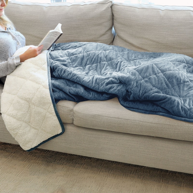 Velvet and Sherpa Quilted Foot Pocket Throw