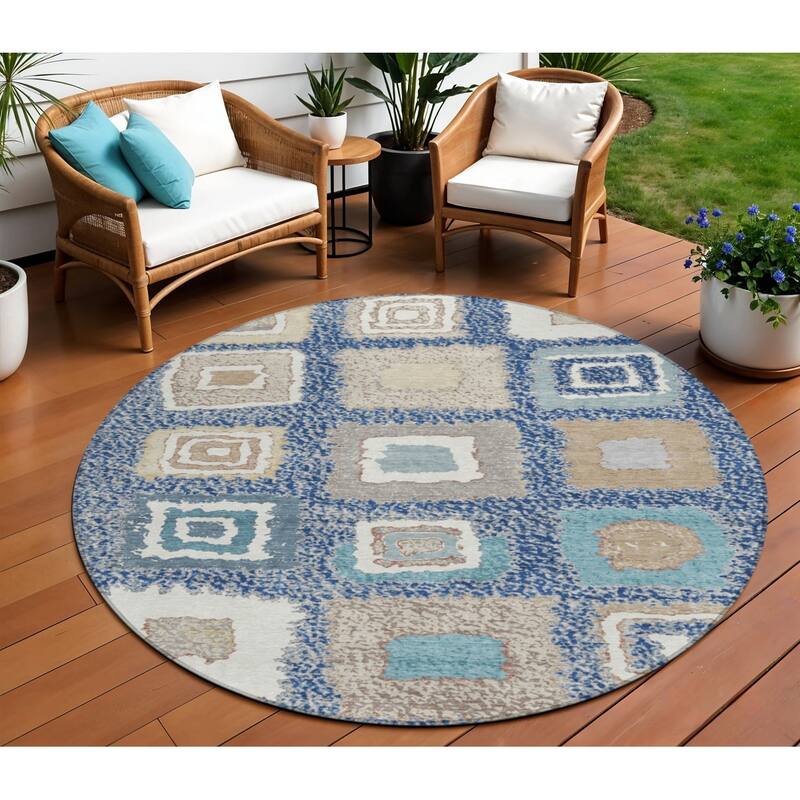HomeRoots Geometric Transitional Rectangle Outdoor Rug - 8' Round