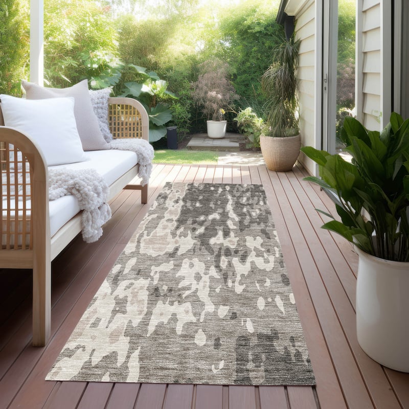 Machine Washable Indoor/ Outdoor Abstract Contemporary Chantille Rug - Taupe - 2'3" x 7'6"