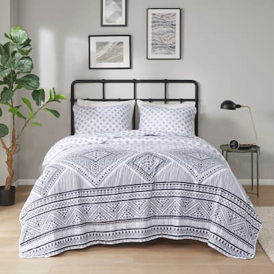 Intelligent Design Zoe Reversible Quilt Set