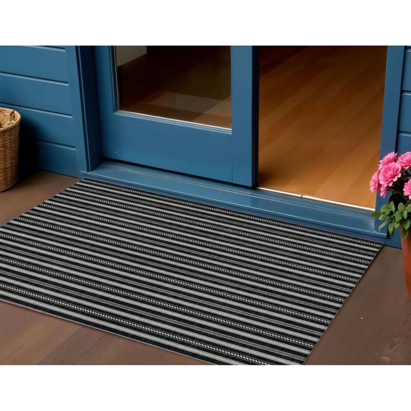 HomeRoots Striped Transitional Rectangle Outdoor Rug - 3' x 5'