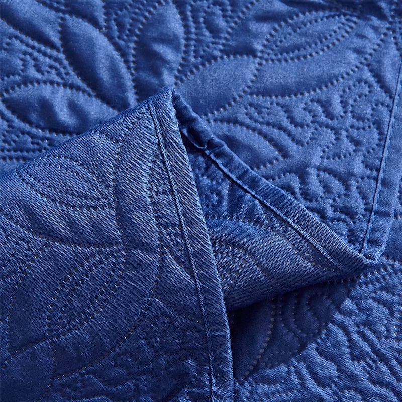 3-piece Fashionable Solid Embossed Quilt Set Bedspread Cover