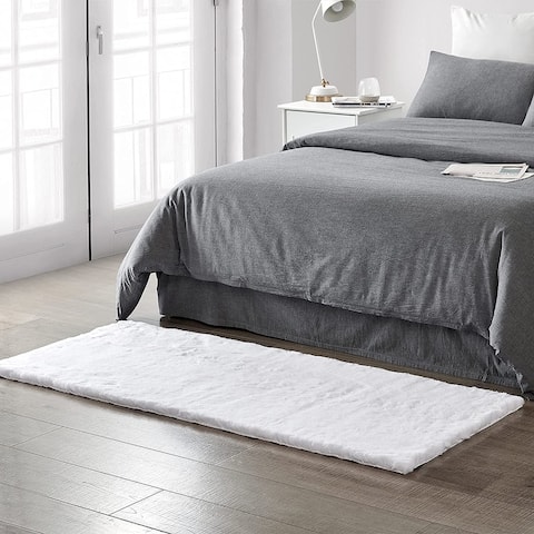 Chunky Bunny - Coma Inducer® Runner Rug - White