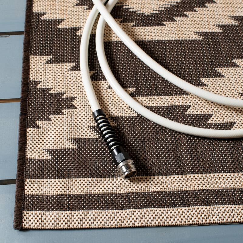 SAFAVIEH Beach House Jannita Indoor/ Outdoor Waterproof Patio Backyard Rug