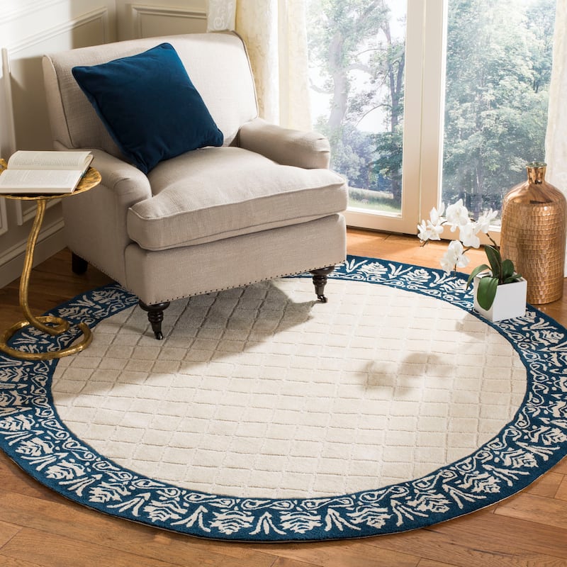 SAFAVIEH Handmade Total Performance Majbritt Oriental Trellis Rug - 6' Round - Navy