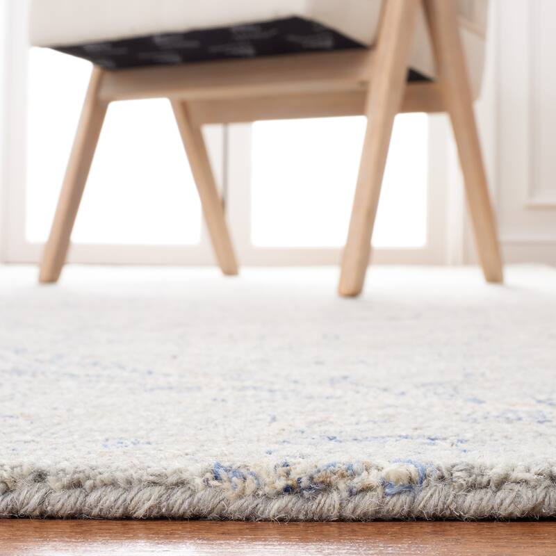 SAFAVIEH Handmade Micro-Loop Spaska Wool Rug