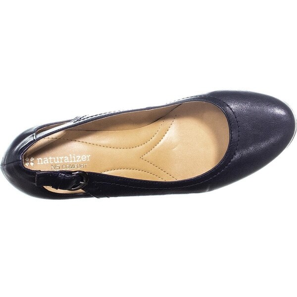 naturalizer navy pumps