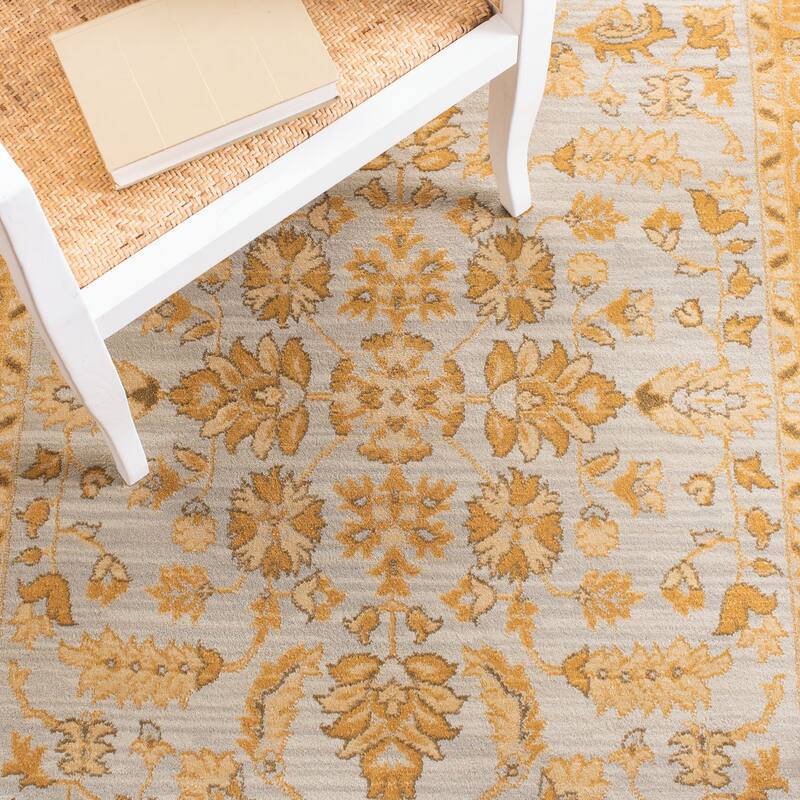 SAFAVIEH Austin Luice Traditional Oriental Rug