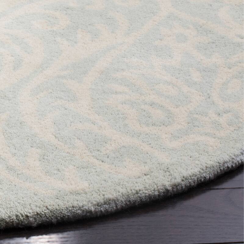 SAFAVIEH Handmade Bella Teresia Modern Floral Wool Rug