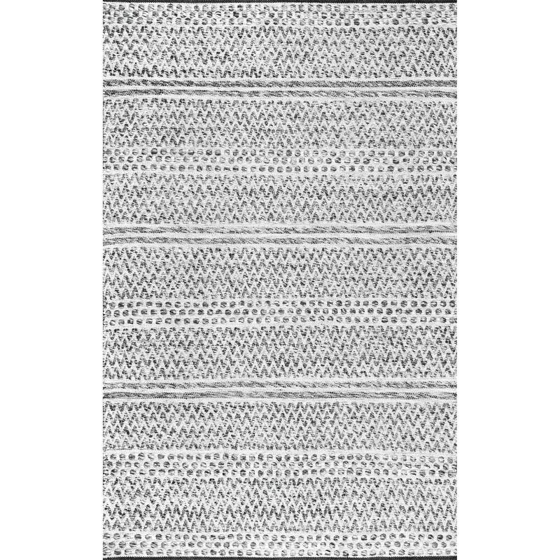 Nuloom Natosha Indoor/Outdoor Chevron Striped Area Rug